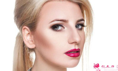 鼻子塌怎么办_鼻子扁平可以治疗嘛?