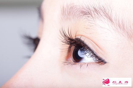 双眼皮术后多久能碰水