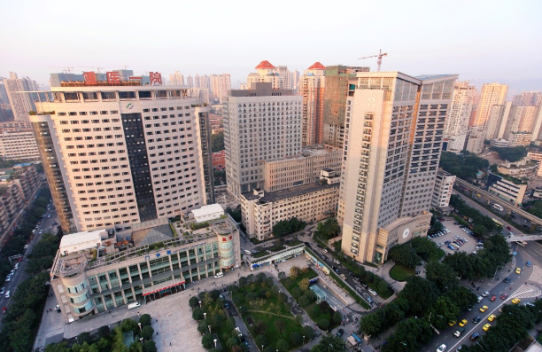 重庆当地隆胸手术哪些医院实力强？人气严选5家医院一览！