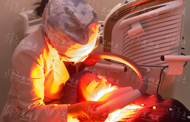 什么是AI全层抗衰技术？广州艺星朱虹院长给您带来新体验