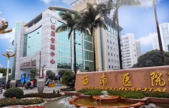 重庆哪些医院整形技术靠谱？五家人气医院脂肪隆胸技术解析！