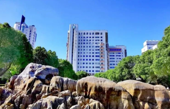 海军军医大学第一附属医院整形科价格表更新，收费明细解读！