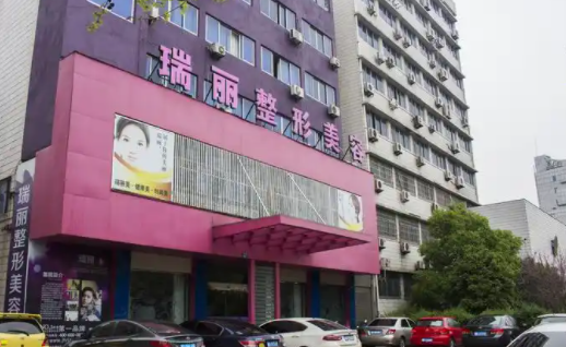 金华地区假体隆胸做得好的医院有哪些?下面五家医院当地网友力荐! 金华地区假体隆胸做得好的医院有哪些?下面五家医院当地网友力荐!