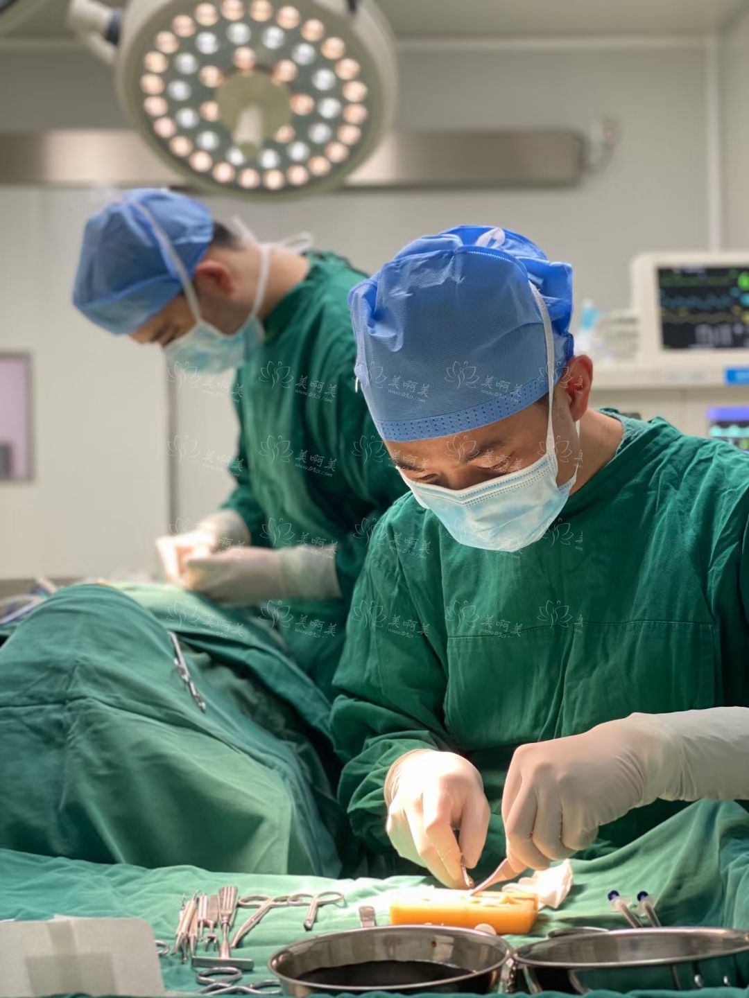 广州艺星佘高明鼻子怎么样?专家传授风格点评+真人案例揭秘 广州艺星佘高明鼻子怎么样?专家传授风格点评+真人案例揭秘