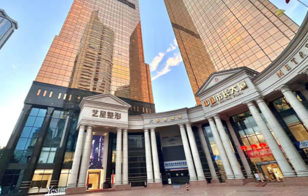 广州整形医院玻尿酸隆鼻技术在线解读：美莱、紫馨、曙光等不容错过