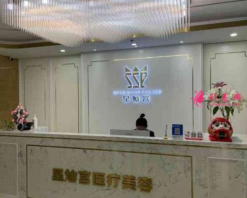 北京哪个医院隆胸技术好?案例_收费价格表一览