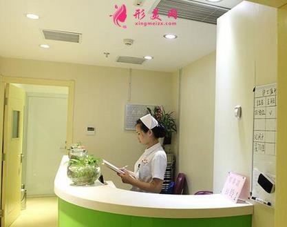北京哪个医院隆胸技术好?案例_收费价格表一览